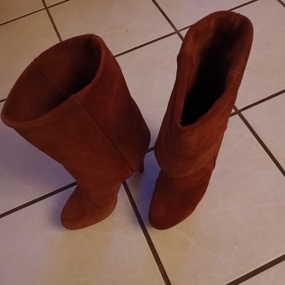Schultz suede boots (Cognac)